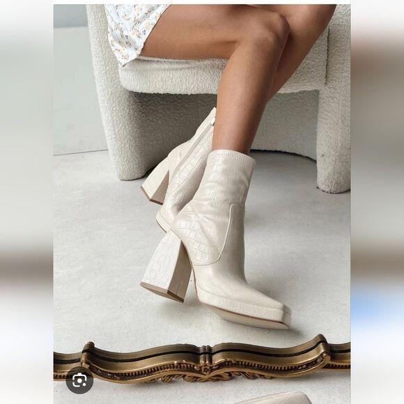 Princess Polly Square Toe Eastern Boot Beige Faux Croc Size 6 - Picture 1 of 8